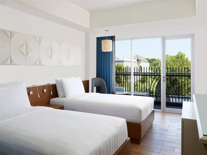 Fairfield By Marriott Bali Kuta Sunset Road Otel Dış mekan fotoğraf